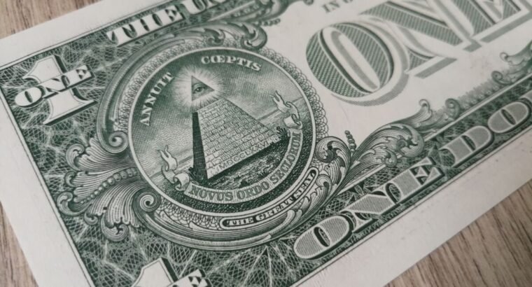 Vieno dolerio banknotas su masonu piramide UNC